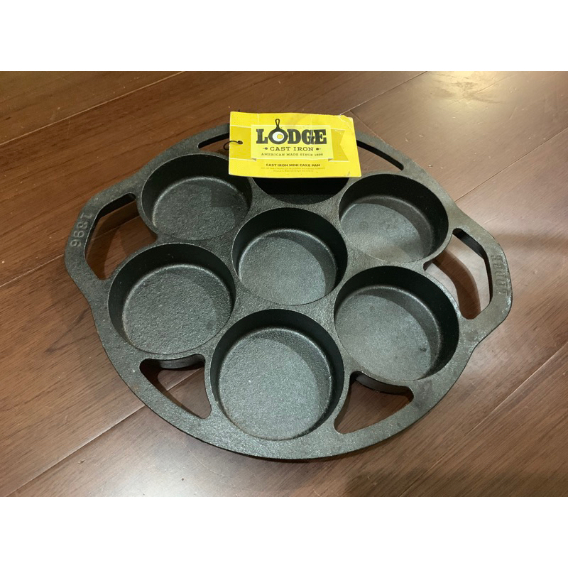 《全新美國帶回 》Lodge ｜L7B3 Logic Drop Biscuit Pan 7孔鑄鐵烤盤露營煎餅鍋 紅豆餅模