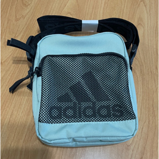 adidas 三線網狀長方型側背包 愛迪達側背包(湖水綠)