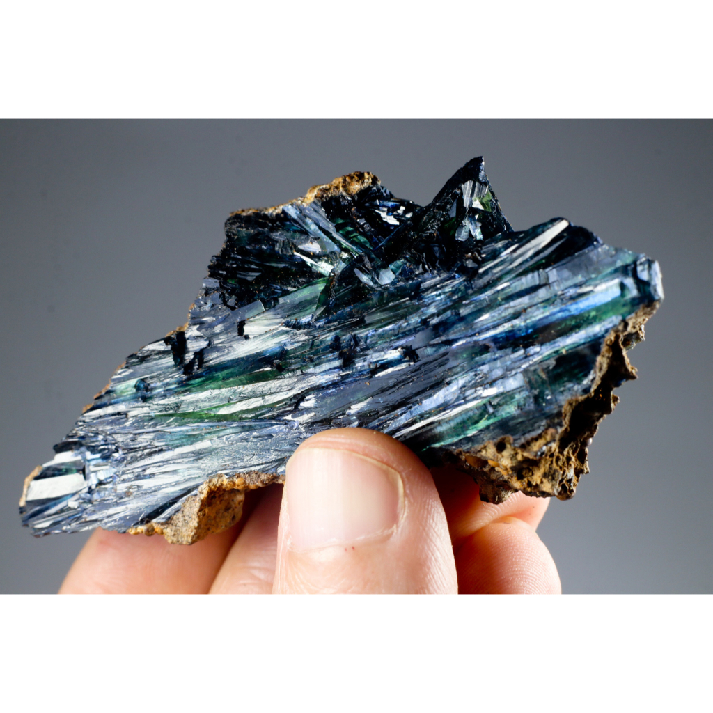 No.1808_巴西-藍鐵礦  / 稀有礦石 / 提升幸運 / 平穩情緒 / 恢復系晶礦  / 天然水晶原礦石