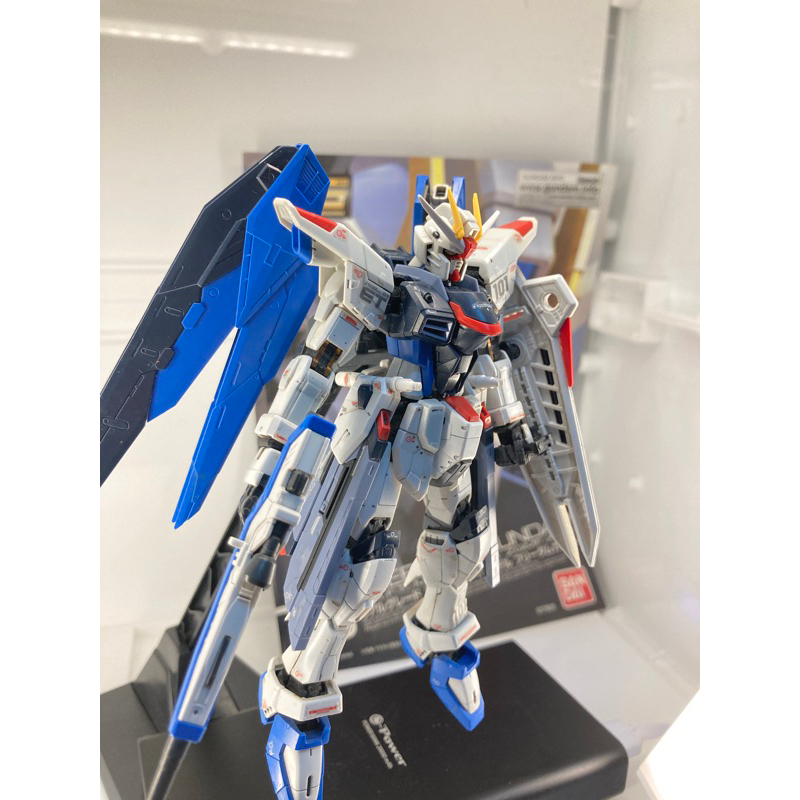 萬代 1/144 RG#05 Freedom Gundam 自由鋼彈 模型 完成品 殺肉 二手
