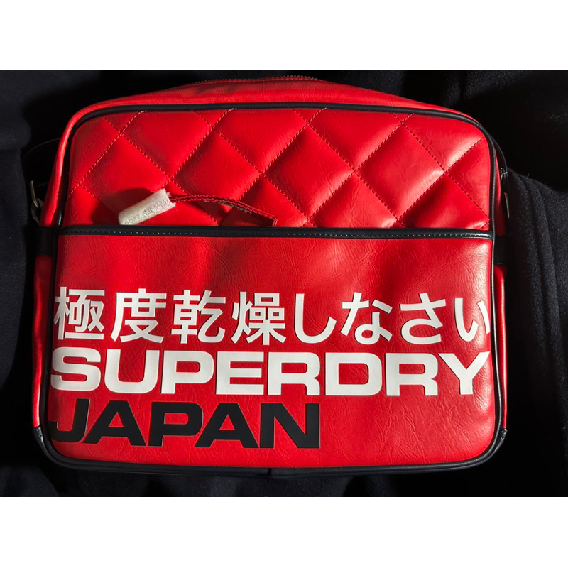 Superdry 極度乾燥個性側背包（紅）