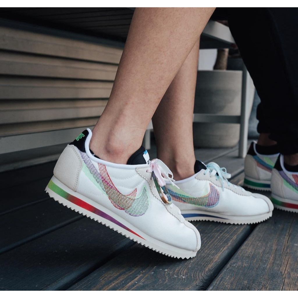 【豬豬老闆】NIKE CORTEZ BETRUE 白灰 彩虹 麂皮 休閒鞋 阿甘鞋 男女 DR5491-100