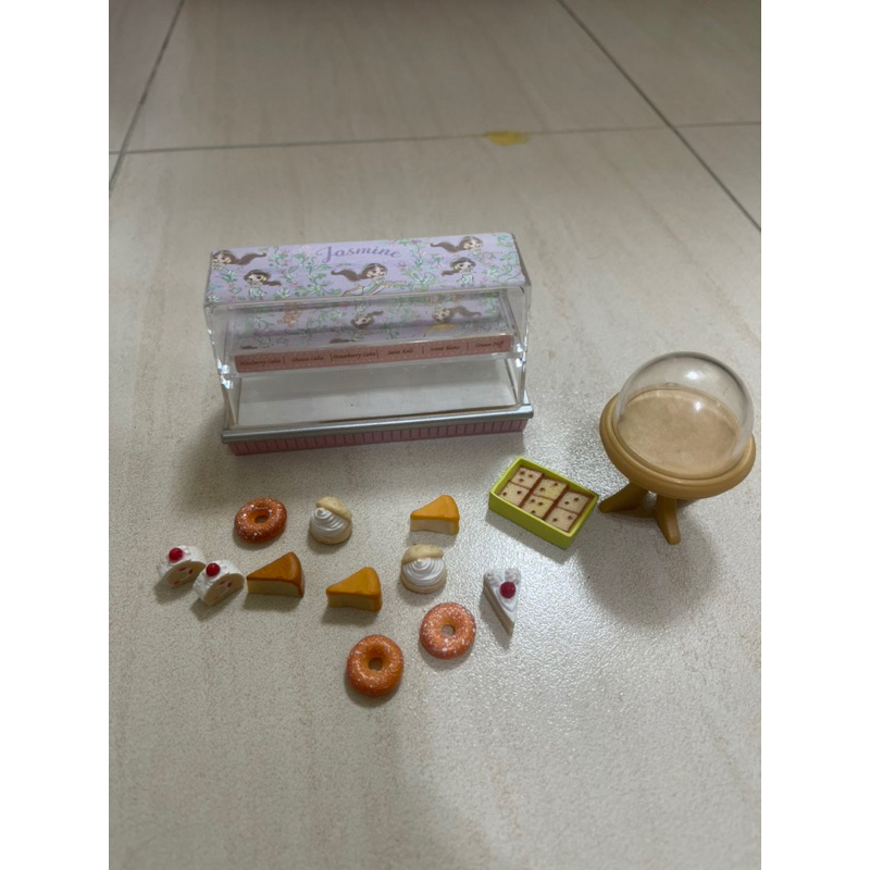 森林家族二手蛋糕櫃散件(保留oku