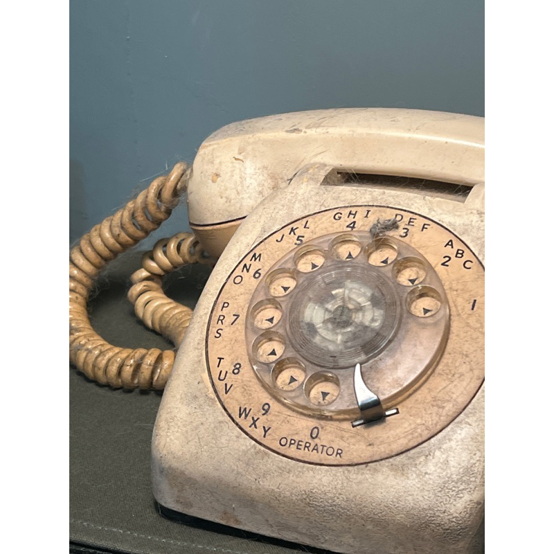 美國 古董電話 擺飾 開店 商空 電話 答錄機 電話 時計 鐘 陳列 普普風 摩登 太空年代 商空 通信機