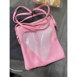 芭比粉紅色 愛心簍空 小方包（如圖）小背包 隨身包