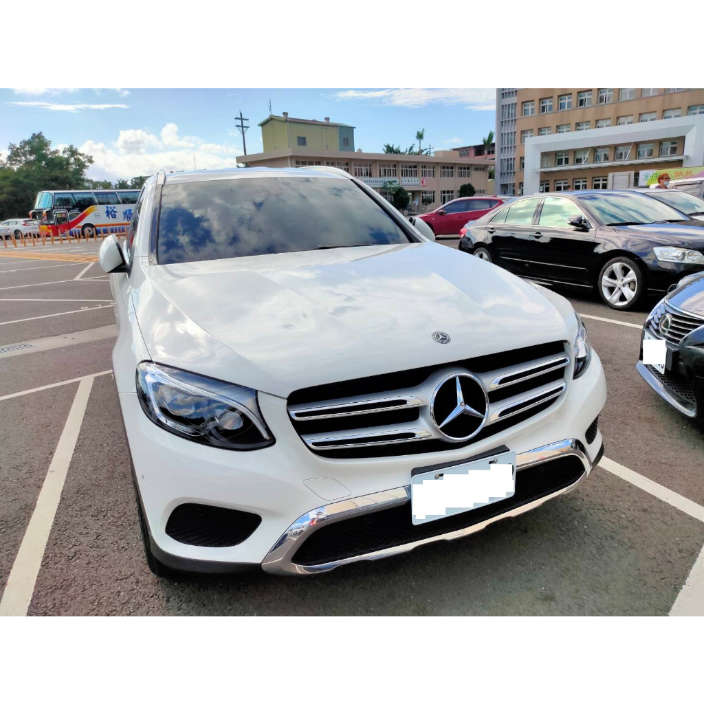 2016 Mercedes-Benz glc220d 2.2l 4wd 5.9萬公里 柴油 NT$1,140,000