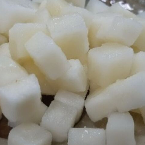 【海鮮7-11】馬鈴薯丁 1000克裝     馬鈴薯熱量不高，還很營養！   **每包120元**