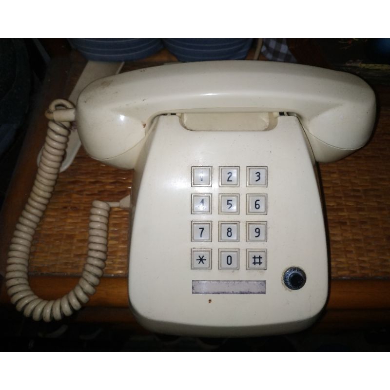 二手特價 復古 按鍵式電話機 古董 拍片擺飾 店面裝飾