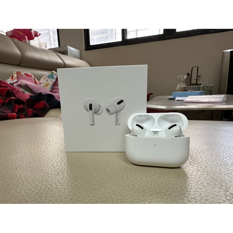 Apple AirPod pro MagSafe 保固到4/14，附上犀牛盾保護殼