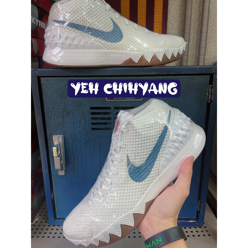 Nike Kyrie 1 Uncle Drew Frends &amp; Family PE