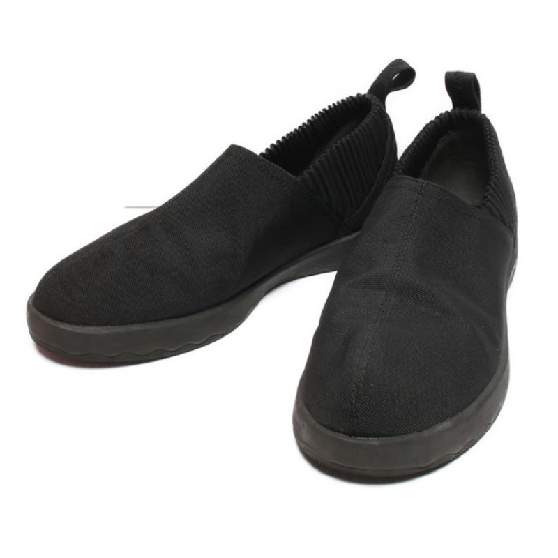 ISSEY MIYAKE HOMME PLISSE Pleated Slip-on 黑色皺摺運動鞋
