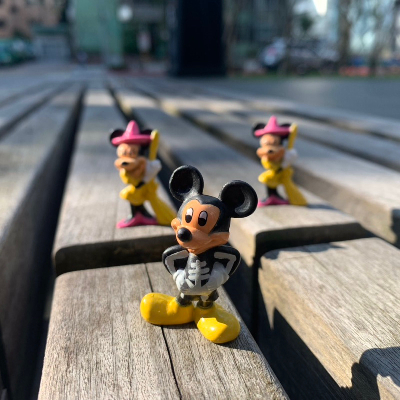 Disney 巧克力蛋 食玩 米奇 & 米妮 ❶骷髏裝 米奇 ❷巫女 米妮