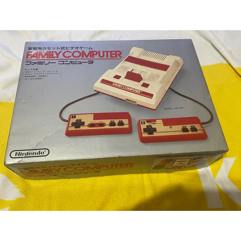 Nintendo FAMILY COMPUTER 元祖任天堂經典紅白機四角方形按鈕書盒齊全完整