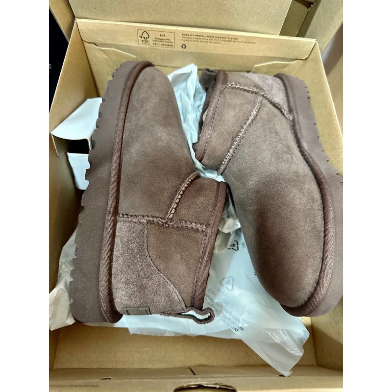 全新 絕對是 正品 22公分 22cm UGG 雪靴 短靴 焦糖棕 棕色 巧克力 雪地靴 迷你短靴