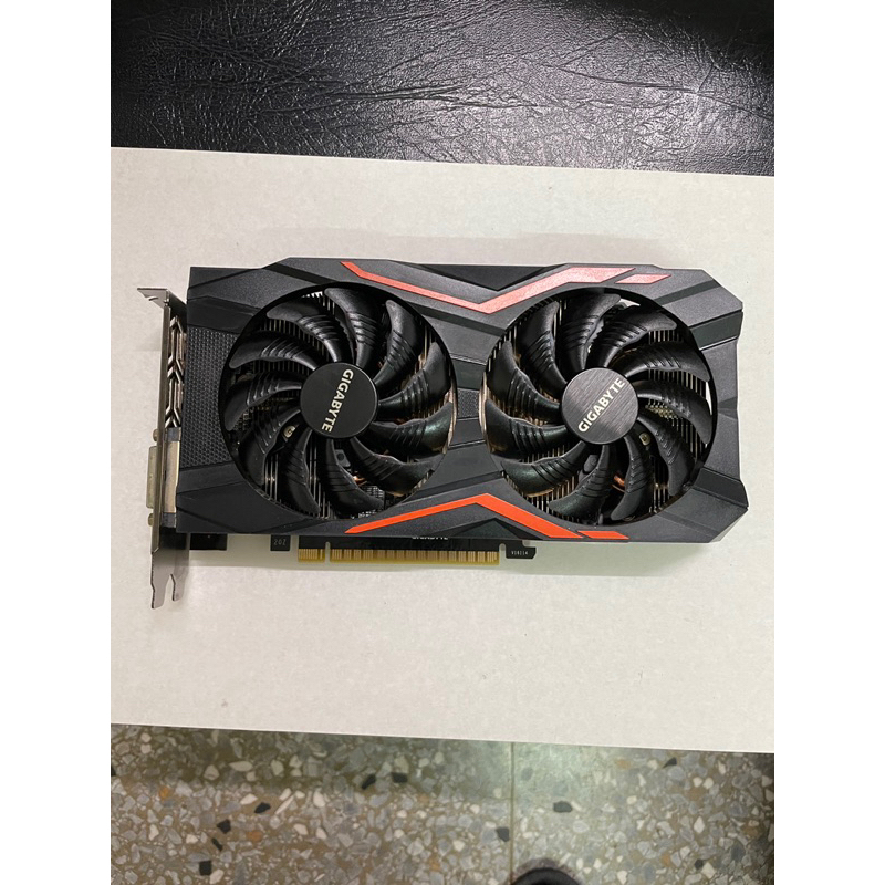 技嘉GTX 1050Ti (需要 6pin 供電)