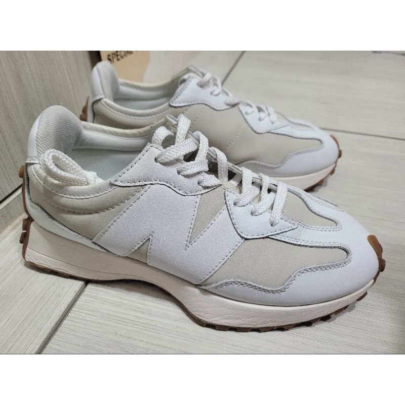 New Balance 327 白皮革焦糖底 慢跑鞋