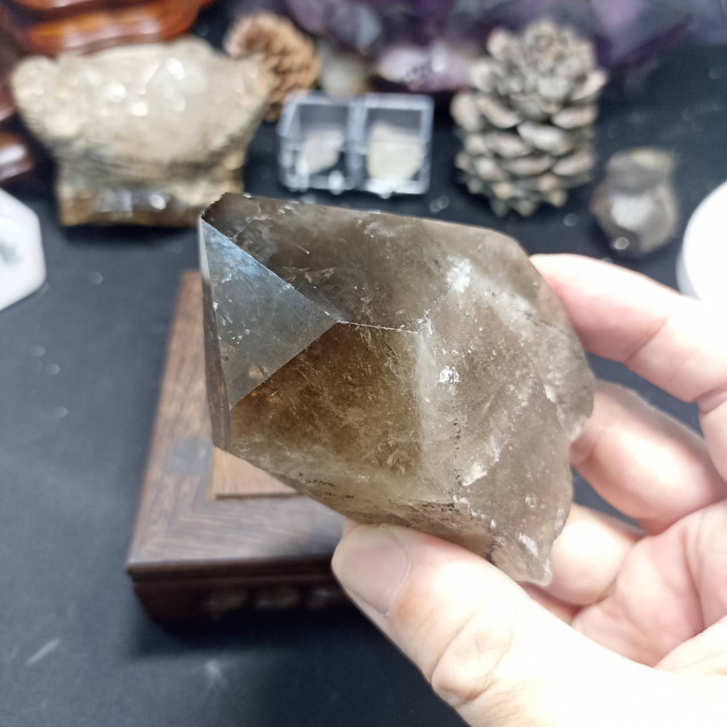 飛水晶-46(317g)巴西黃水晶簇(茶黃晶柱)原礦