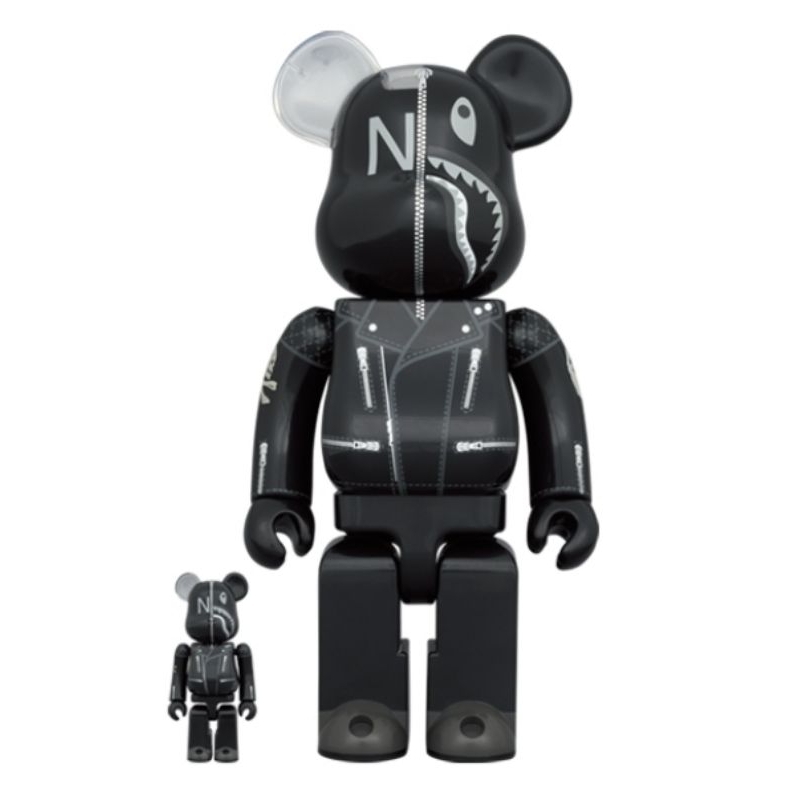 A BATHING APE(R) × NEIGHBORHOOD(R)BE@RBRICK 100％ &amp; 400％