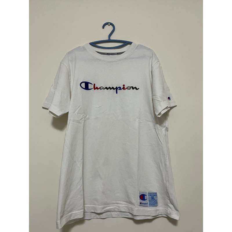 《二手衣》Champion 冠軍 短袖T-shirt  尺寸XL號 二手衣服 男生短袖 刺繡 美牌