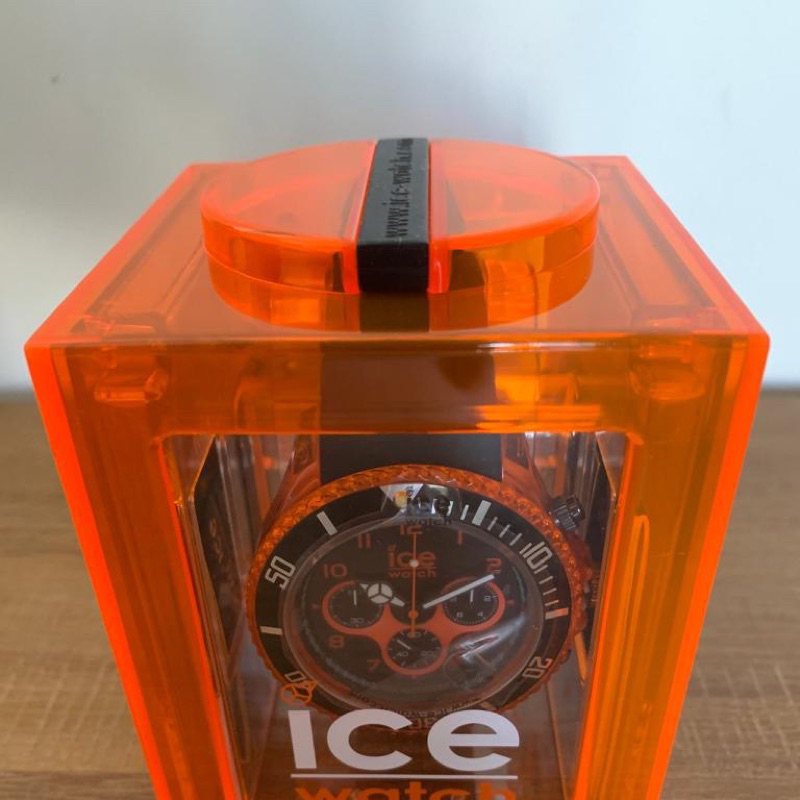 Ice Watch瑩光大型計時石英防水手錶，礦物玻璃