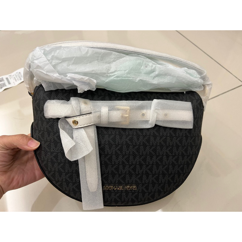 MICHAEL KORS Emilia 防刮滿版MK皮革 環扣 腰帶 蝴蝶結 半月包 兩用包