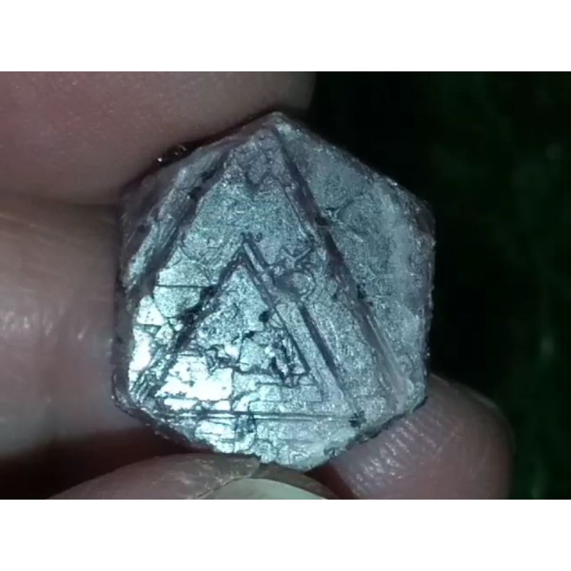 c04. 剛玉 corundum 神秘三角紋路 剛玉原礦 紅寶石晶體原礦 紅剛玉