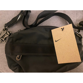 現貨 Nike Futura Luxe 緞面側背包 小包 手拿包 黑色 腰包