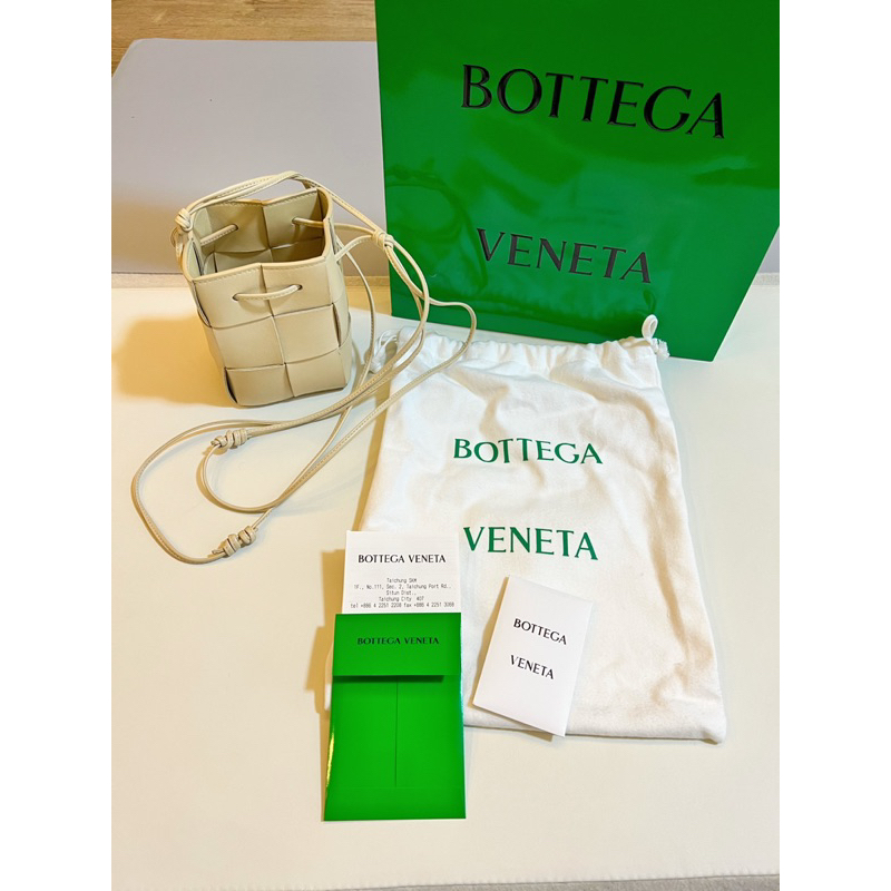 二手超新 內有實拍 正品 Bottega Veneta Mini Cassette Bucket Bag bv迷你水桶包