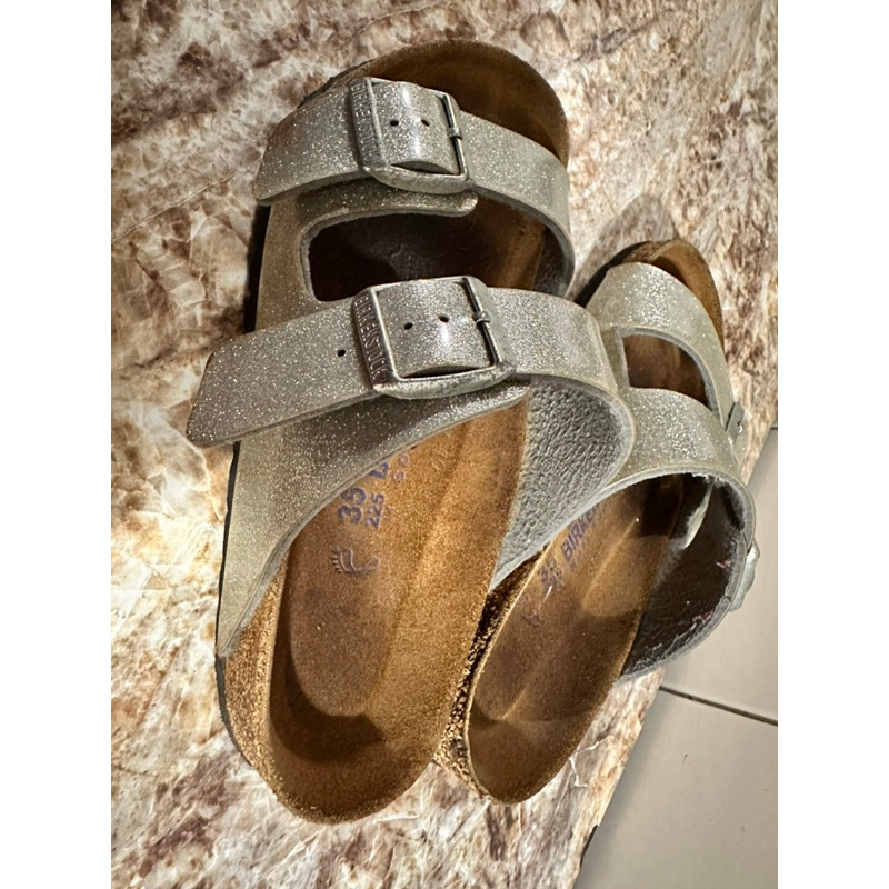 二手童鞋。。BIRKENSTOCK 亮銀色涼鞋 22.5cm