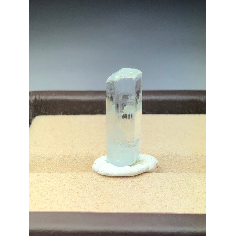 【磊晶城水晶館】嚴選天然高冰透 海藍寶原礦 海水藍寶 Aquamarine 海藍寶原石 粉15