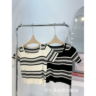 •Hello Studio• 方領條紋短版上衣