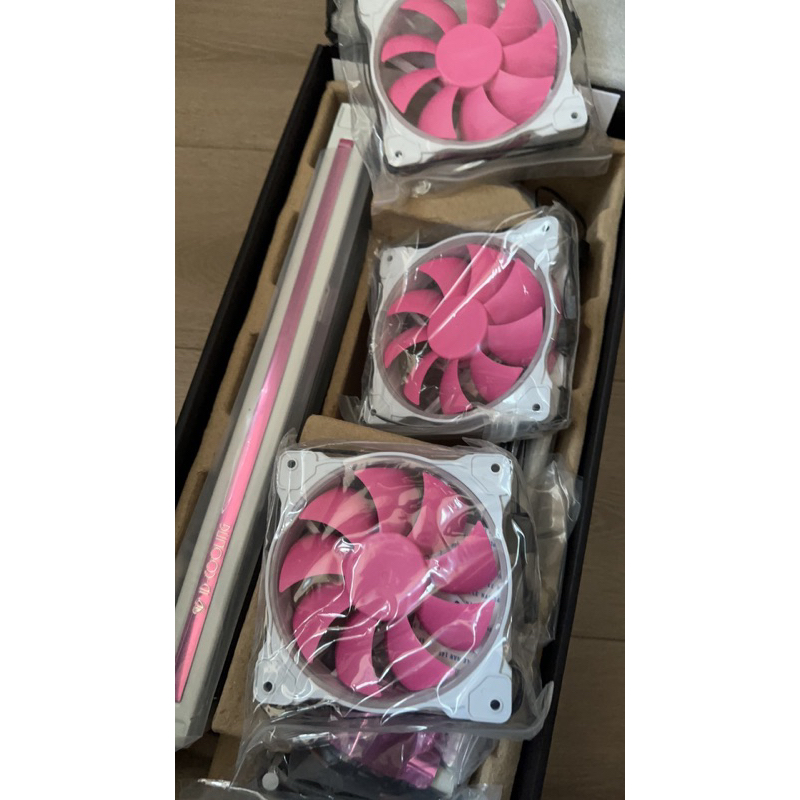 id-cooling粉色風扇
