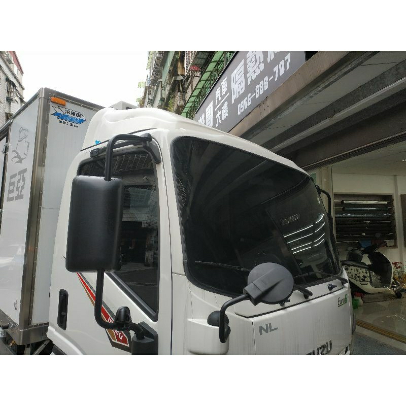 Isuzu 一路發 貨車全車貼3M隔熱紙，前檔8702e＋正副駕8803c，全面特價中