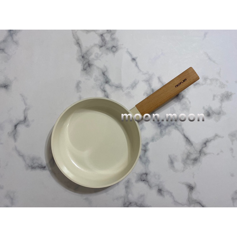 【NEOFLAM】白陶瓷平底鍋20cm (不挑爐具/瓦斯爐電磁爐可用) 無鍋蓋