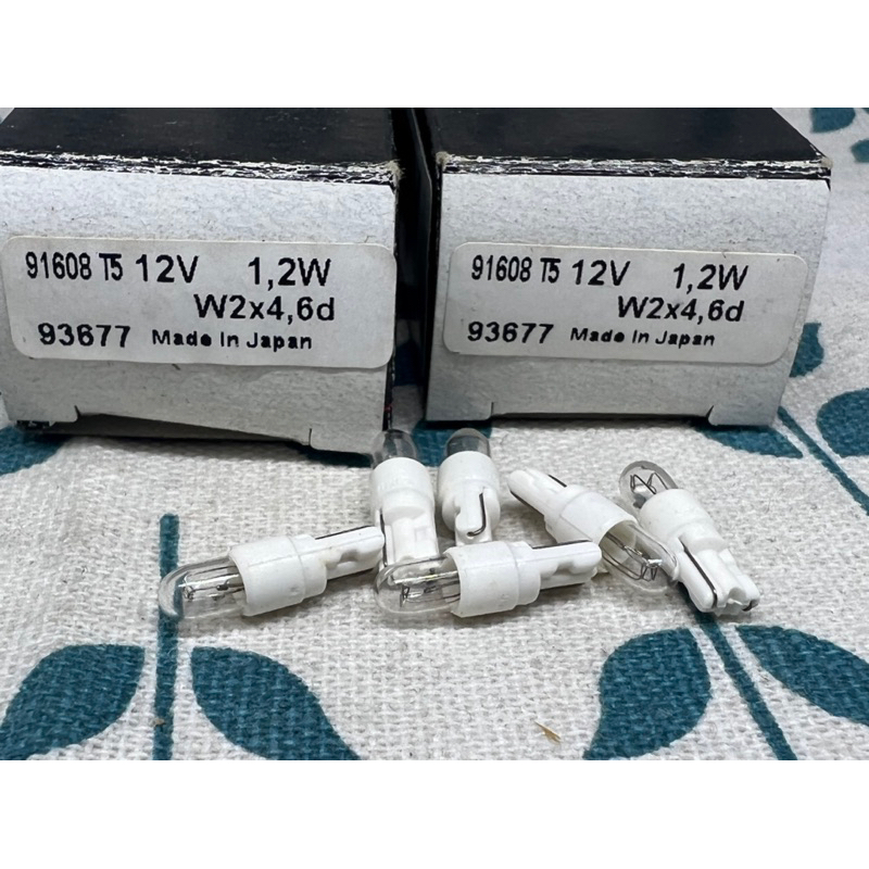 GE 12vT51.2w or 0.5w w2x4.6d japan#w211#賓士原廠用#12vT5儀表帶下座