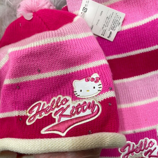 日本進口Hello Kitty圍巾加帽子一組展示品釋出