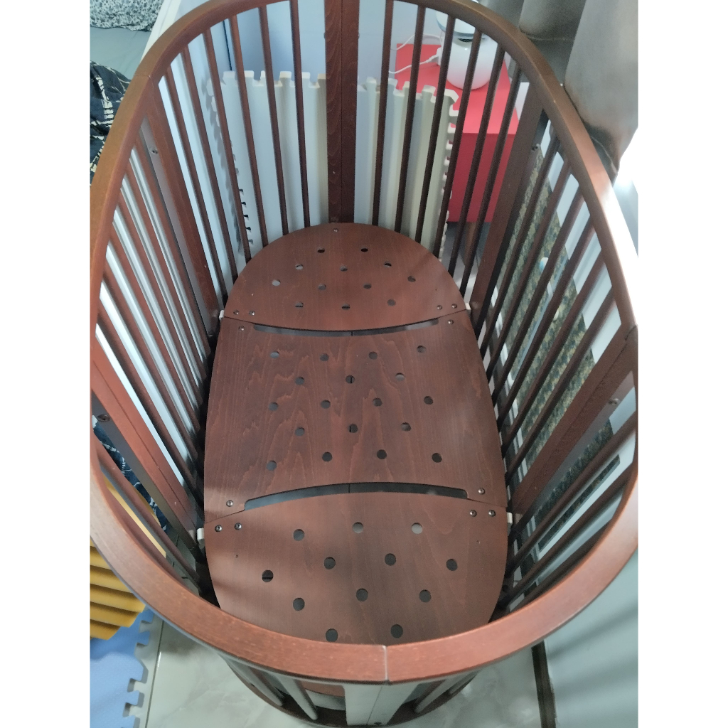 Stokke 成長型中型嬰兒床 胡桃色