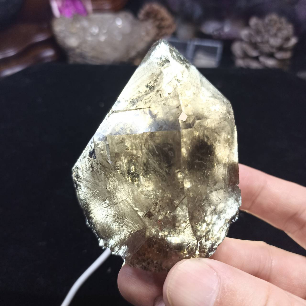 飛水晶-54(207g)巴西黃水晶簇(茶黃晶柱)原礦