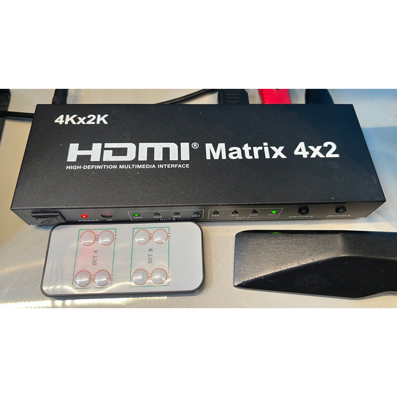 ［Mr. Hank］轉接器 HDMI 4K等級 HDMI4進2出  切換器 光纖 3.5音頻 音視頻分離   ，二手品