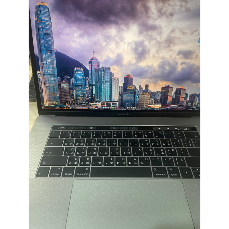 2017年 MacBook Pro 15吋 i7 (2.8) 16G 256G 太空灰 蘋果電腦