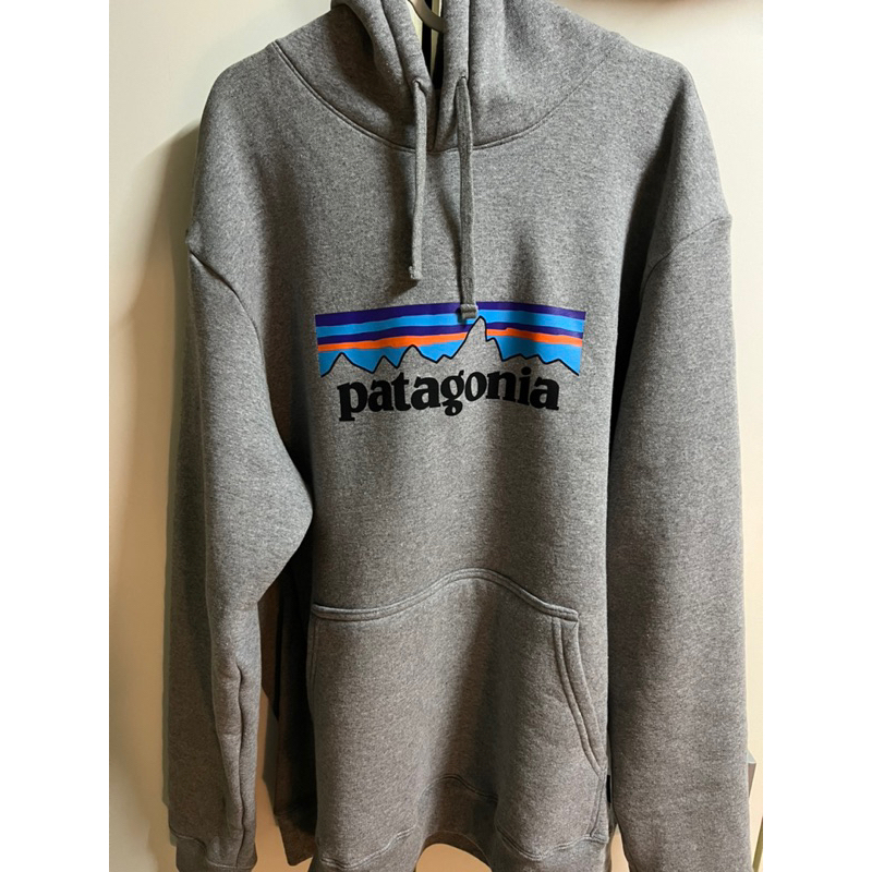 PATAGONIA P-6 UPRISAL HOODIE 帽T 長袖 LOGO 鋪棉 山景 基本款 灰