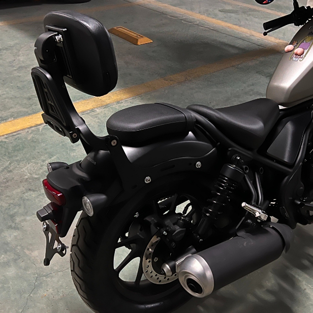 Rebel 1100T MT貨架 適用於本田叛逆者500改裝折疊靠背 rebel500S機車改裝可調式後靠背原廠同款