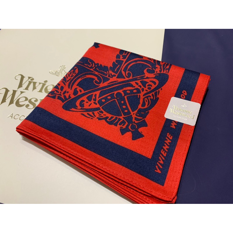 ╭☆°水水私貨舖☆°╮【Vivienne Westwood】全新真品 圖騰小星球 手帕(附品牌包裝禮袋)~新品