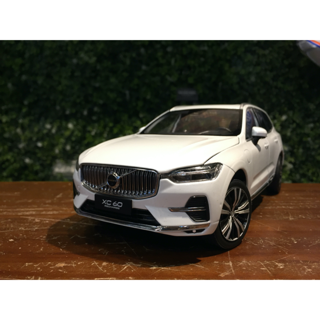 1/18 OEM Volvo XC60 2022 White【MGM】