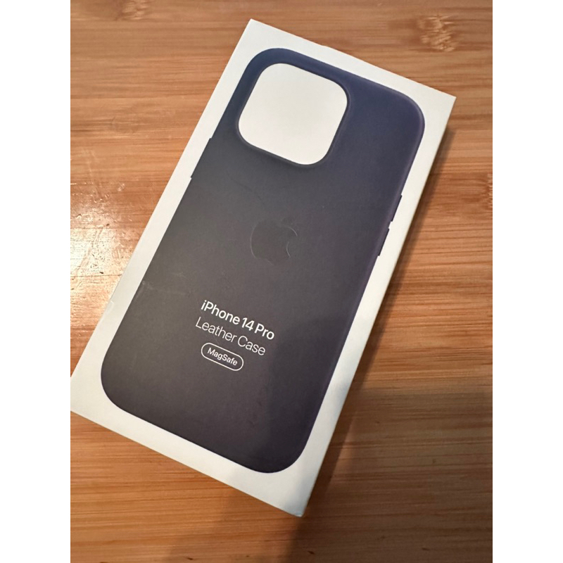 售，保養良好的Apple iPhone 14 Pro 原廠皮革保護殼，直售999