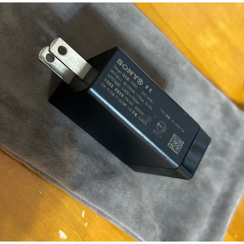 二手SONY索尼原廠充電器旅充頭charger EP880 型號AC-0400-TW