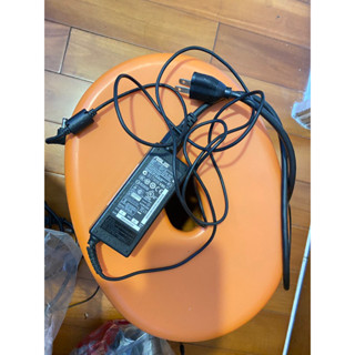 華碩筆記型電腦電源供應器；input:100~240v~1.5A