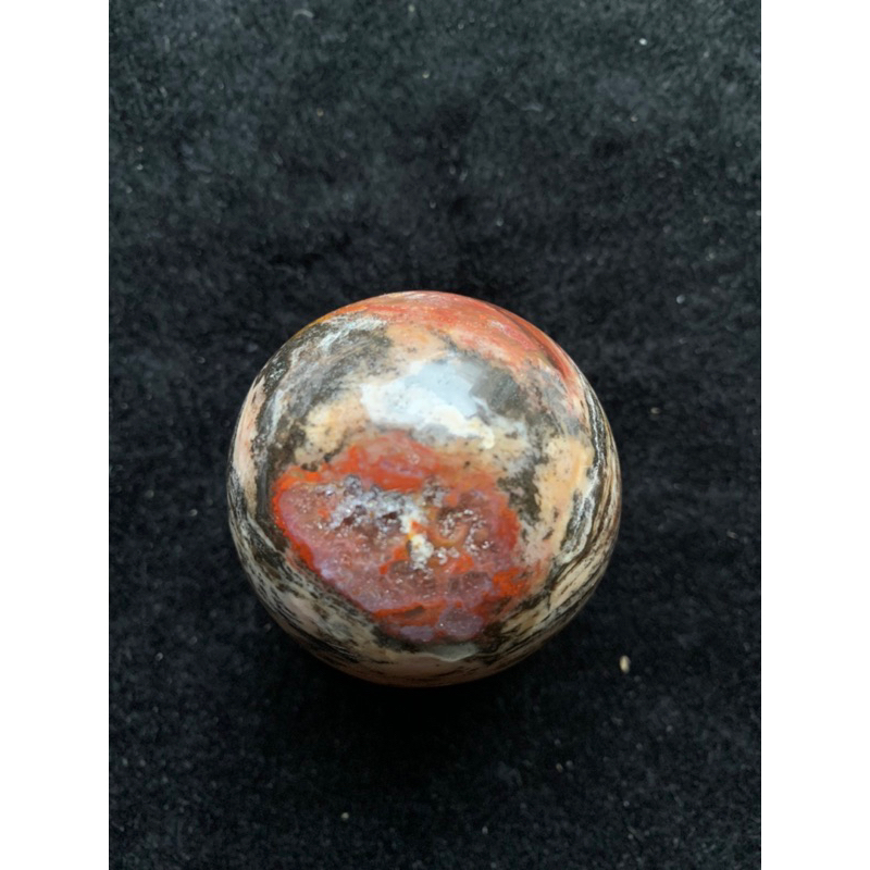 木化石球：有玉化晶洞