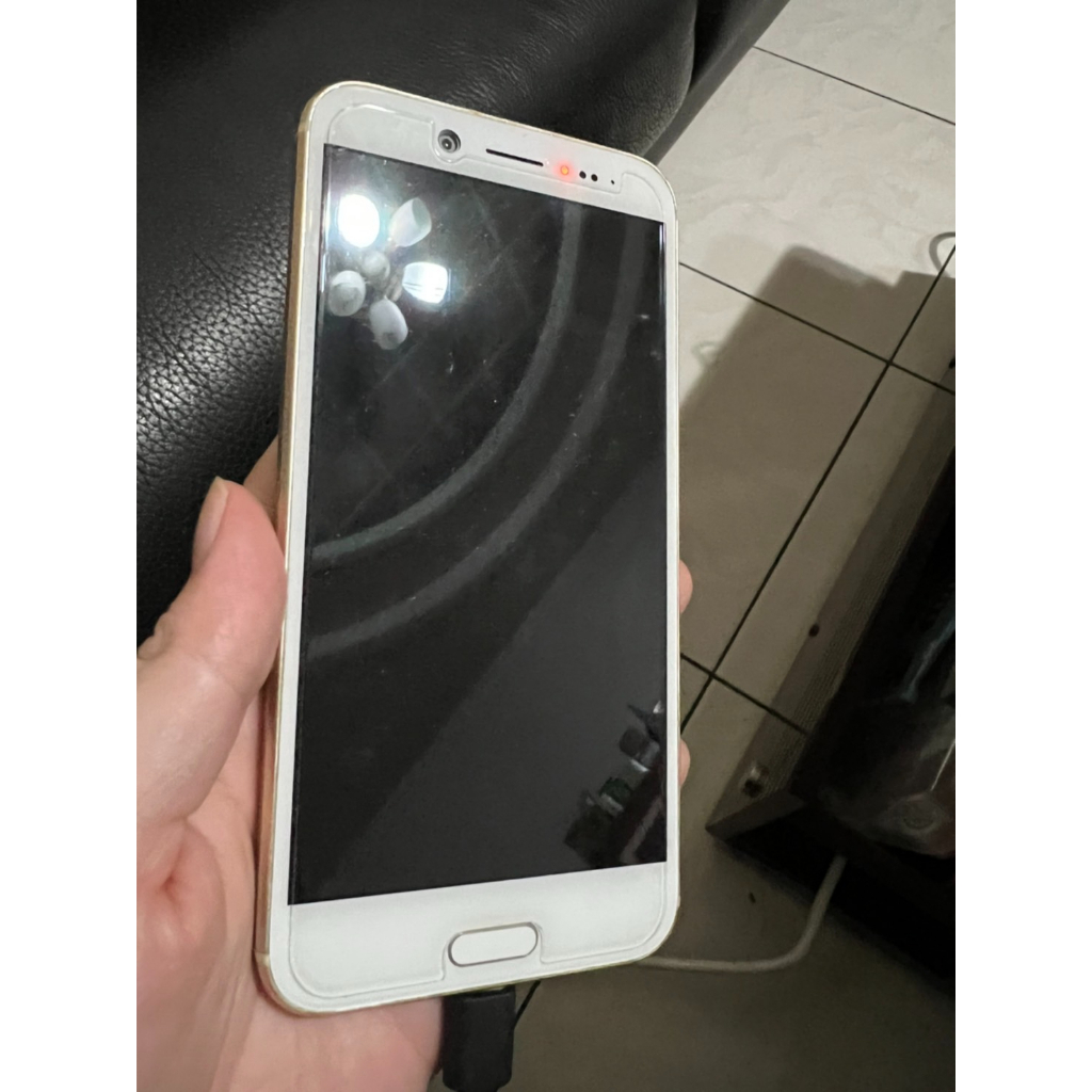 二手機-HTC 10 evo (3g/32g) 白色 原廠公司貨(已有螢幕保護/全機包膜/無盒子)更新售價