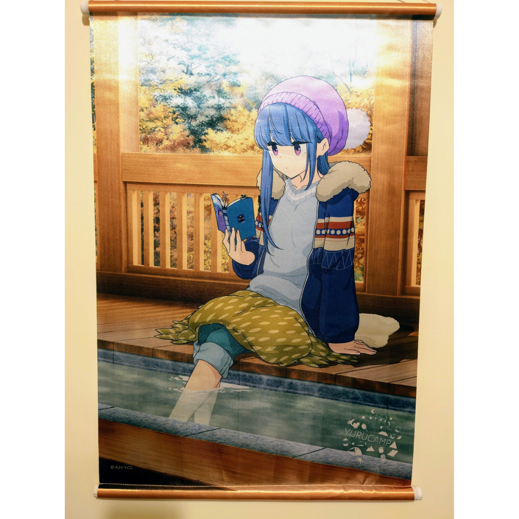 【搖曳露營△】日版 A2 掛軸 志摩凜 足湯ver. あみあみ高原キャンプ場 亮面掛軸 志摩リン